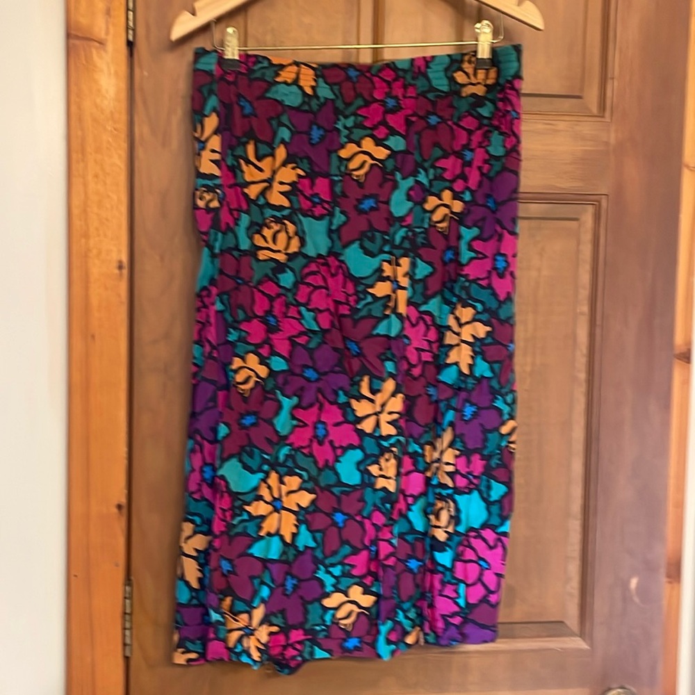 Floral skirt size 14